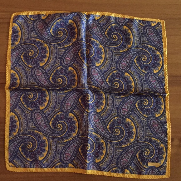 NEW DANIEL CREMIEUX GOLD HANDKERCHIEF 100% SILK - Picture 3 of 3